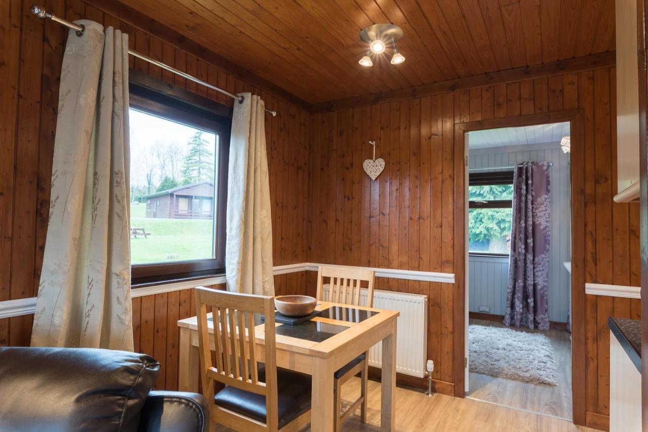 Bluebell Lodge 9 With Hot Tub 牛顿斯图尔特 外观 照片